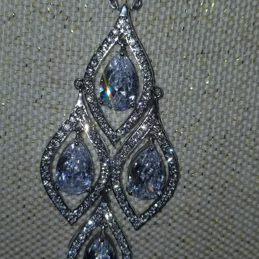 Carolee necklace - Picture 2 of 5